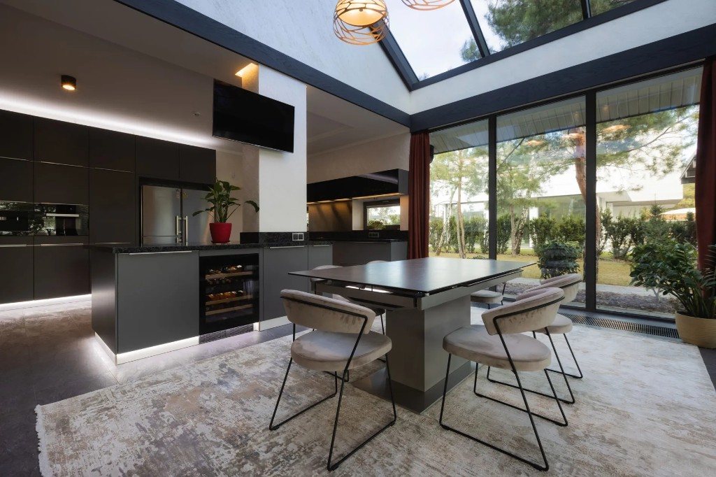 Egemen Mustafa Sener — apartment built in Ukraine (11/21)